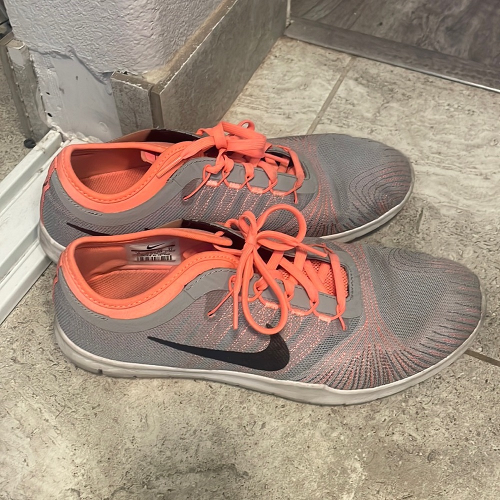 Women’s Nike size 10